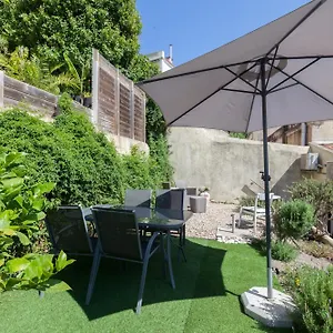https://flh-castle-duplex-with-terrace.hotels-lisbon-portugal.com
