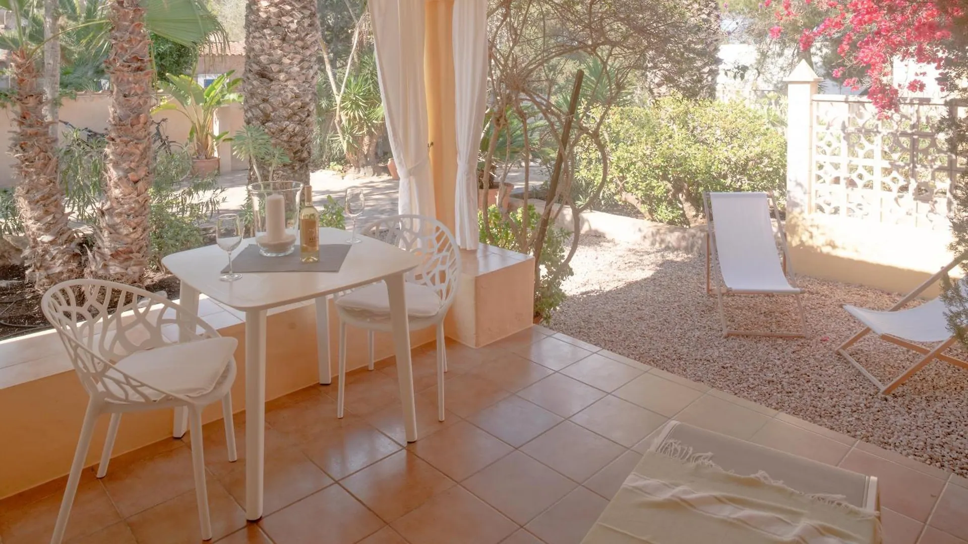 Bungalows Casa Amarilla Playa Migjorn
