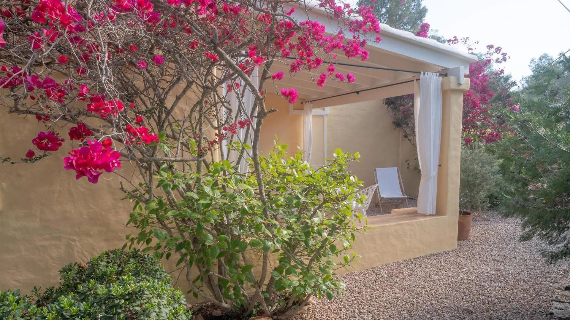 Apartment Bungalows Casa Amarilla Playa Migjorn